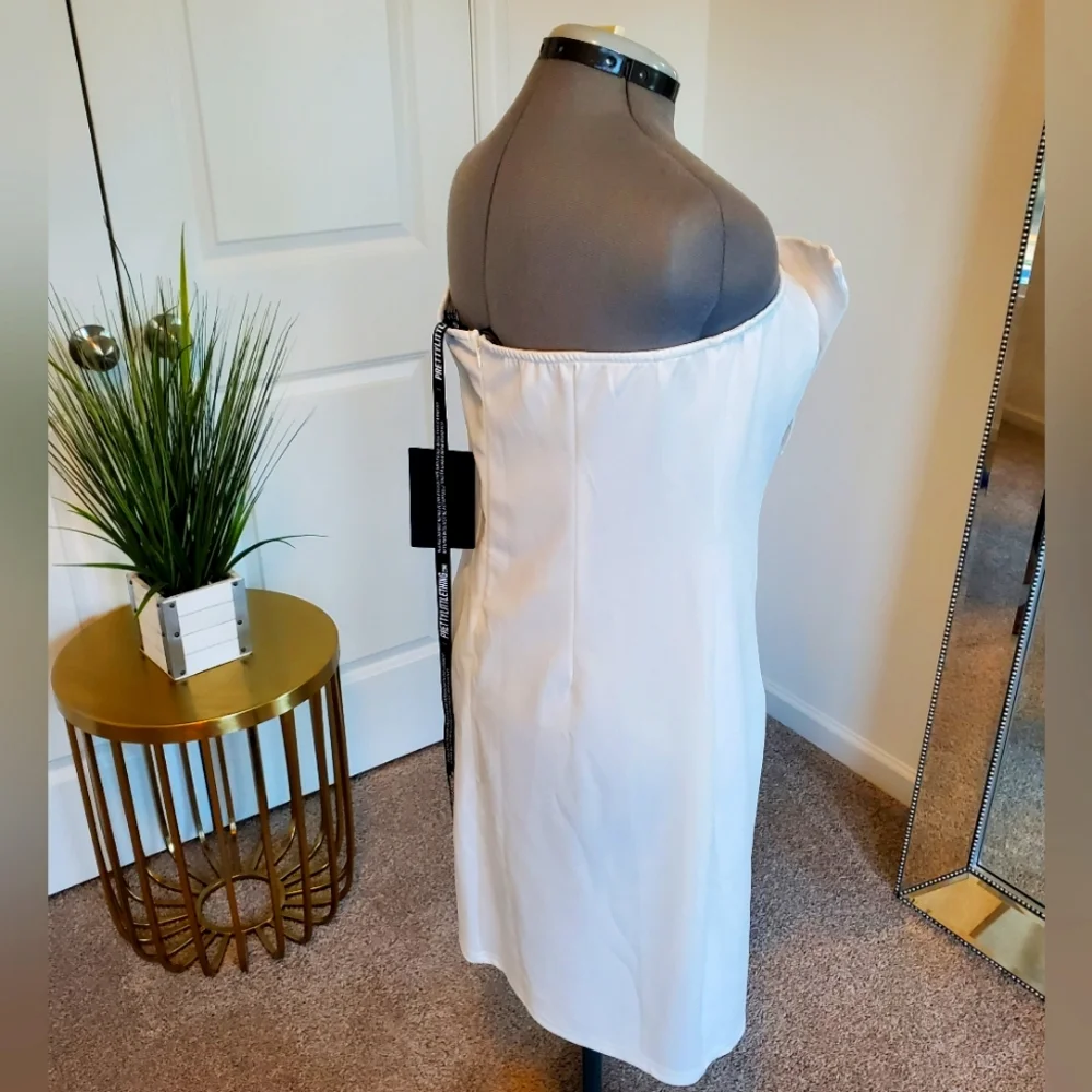 NWT - PrettyLittleThing Dress Size XL White - Picture 4 of 7